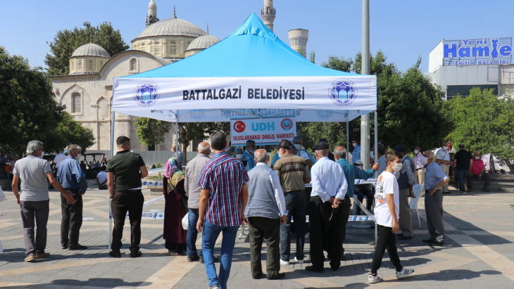 Uluslararası Diriliş Hareketi Maske Dağıtımında Bulundu